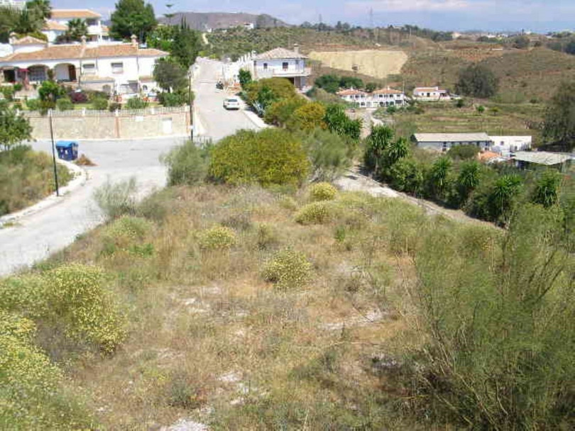 Benajarafe, Costa del Sol East, Málaga, Espanja - Juoni - Asuin