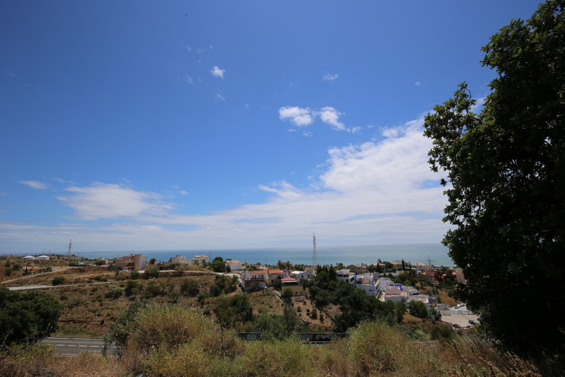 Chilches, Costa del Sol East, Málaga, Espanja - Juoni - Asuin
