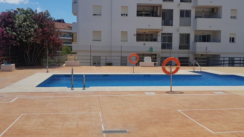 San Luis de Sabinillas, Costa del Sol, Málaga, Espanja - Huoneisto - Keskikerros