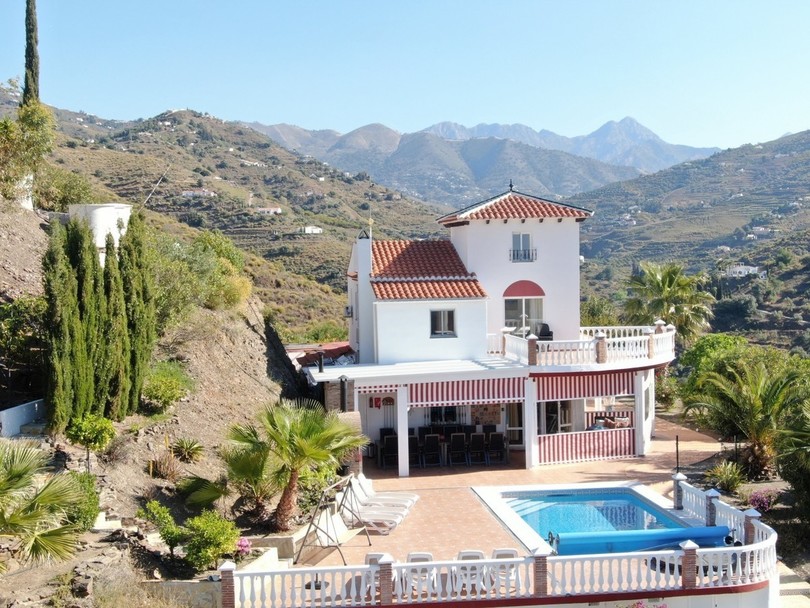 Sayalonga, Costa del Sol East, Málaga, Espanja - Huvila - Erillinen