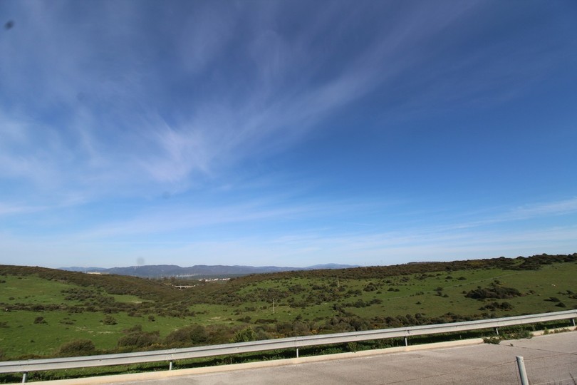 San Roque, Costa del Sol, Cádiz, Espanja - Juoni - Maa