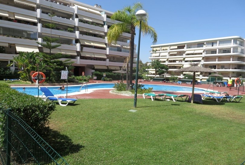Guadalmina Alta, Costa del Sol, Málaga, Espanja - Huoneisto - Keskikerros