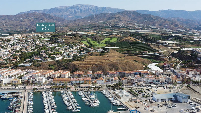 Caleta de Vélez, Costa del Sol East, Málaga, Espanja - Juoni - Asuin