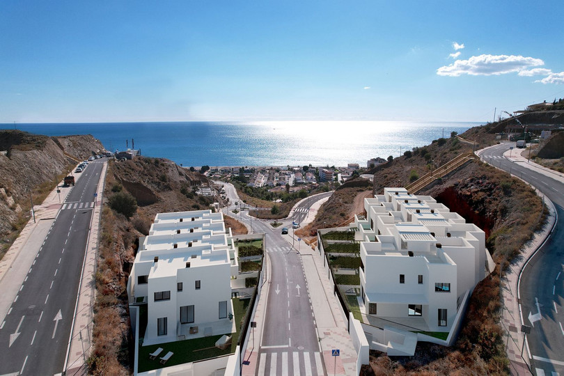 Rincón de la Victoria, Costa del Sol East, Málaga, Espanja - Rivitalo - Puoliksi irrotettu
