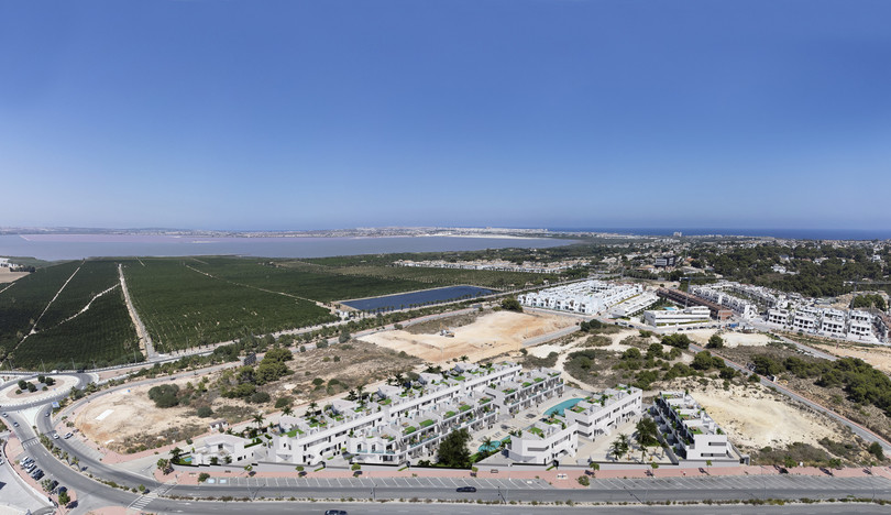 Uudiskohde Costa Blancan Torreviejassa.